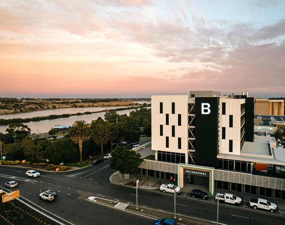 Bridgeport Hotel Маррі-Брідж Екстер'єр фото